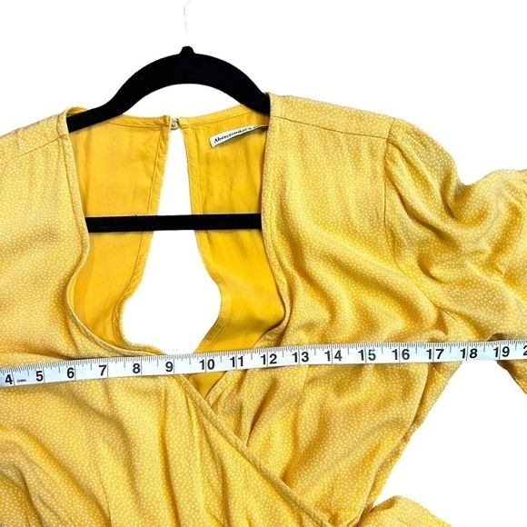 Abercrombie & Fitch Dot Short Sleeve Surplice Faux Wrap Romper - Picture 13 of 14